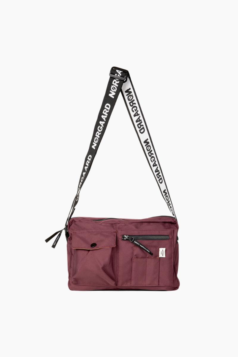 Bel One Cappa Taske – Sassafras i Bordeaux på udsalg!