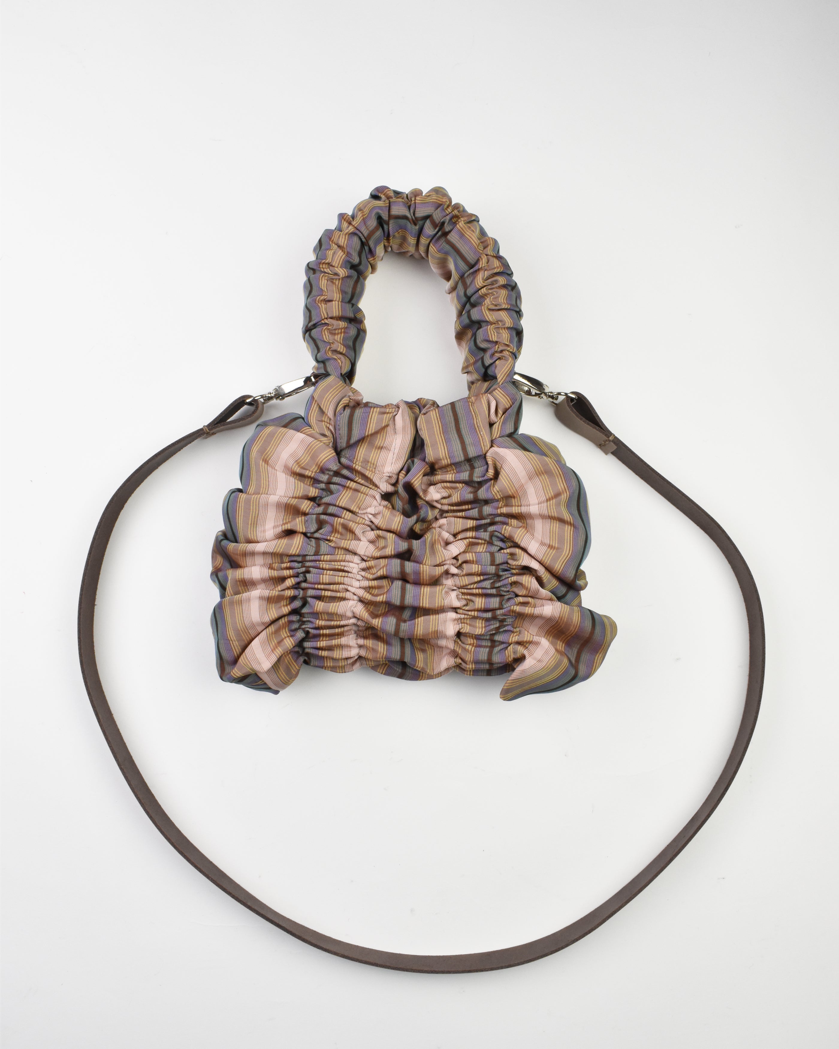 Trendy Stribet Crossbody Pude Taske – Must-Have Tilbehør!