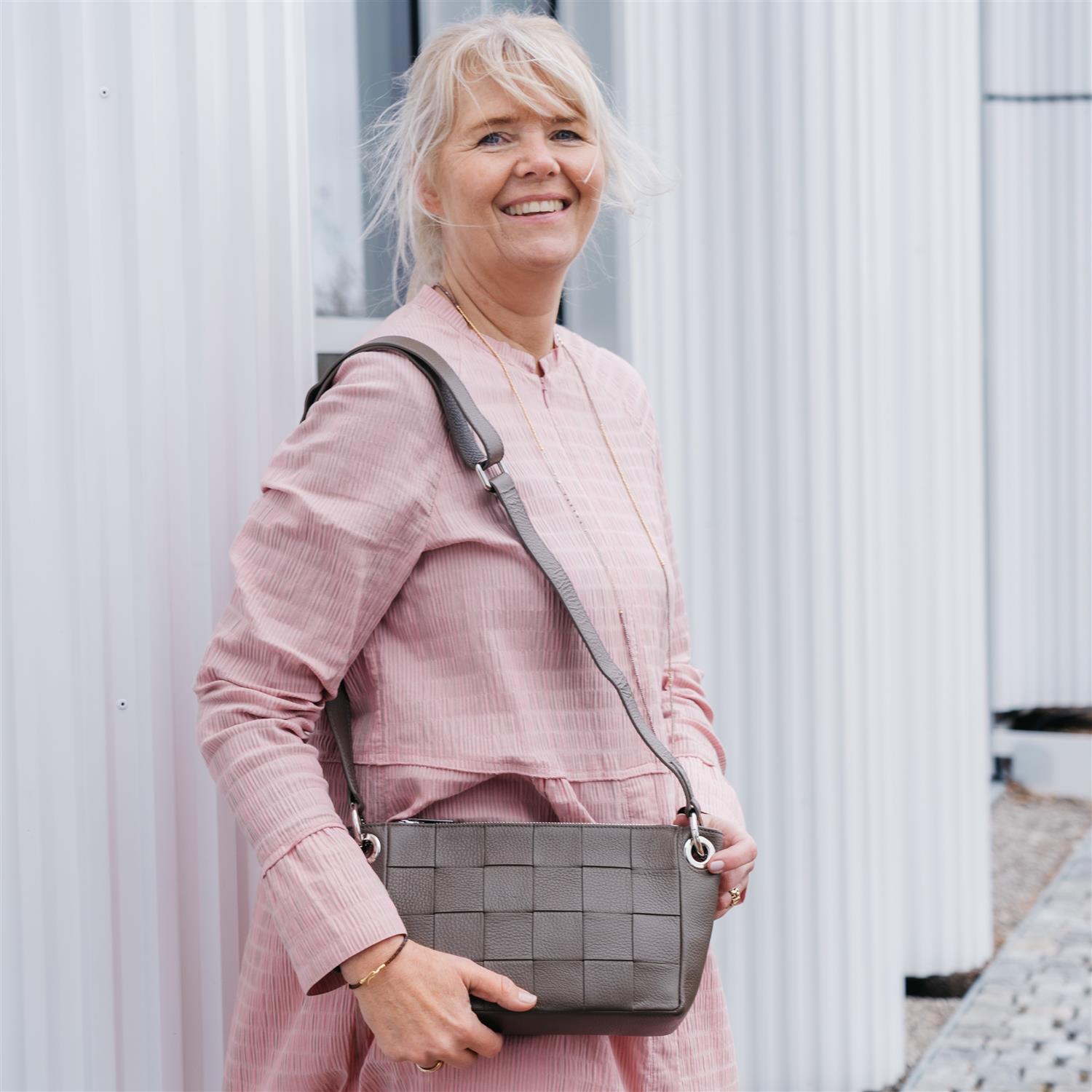 Audrey Grå Skuldertaske – Stilfuld og Bæredygtig Design