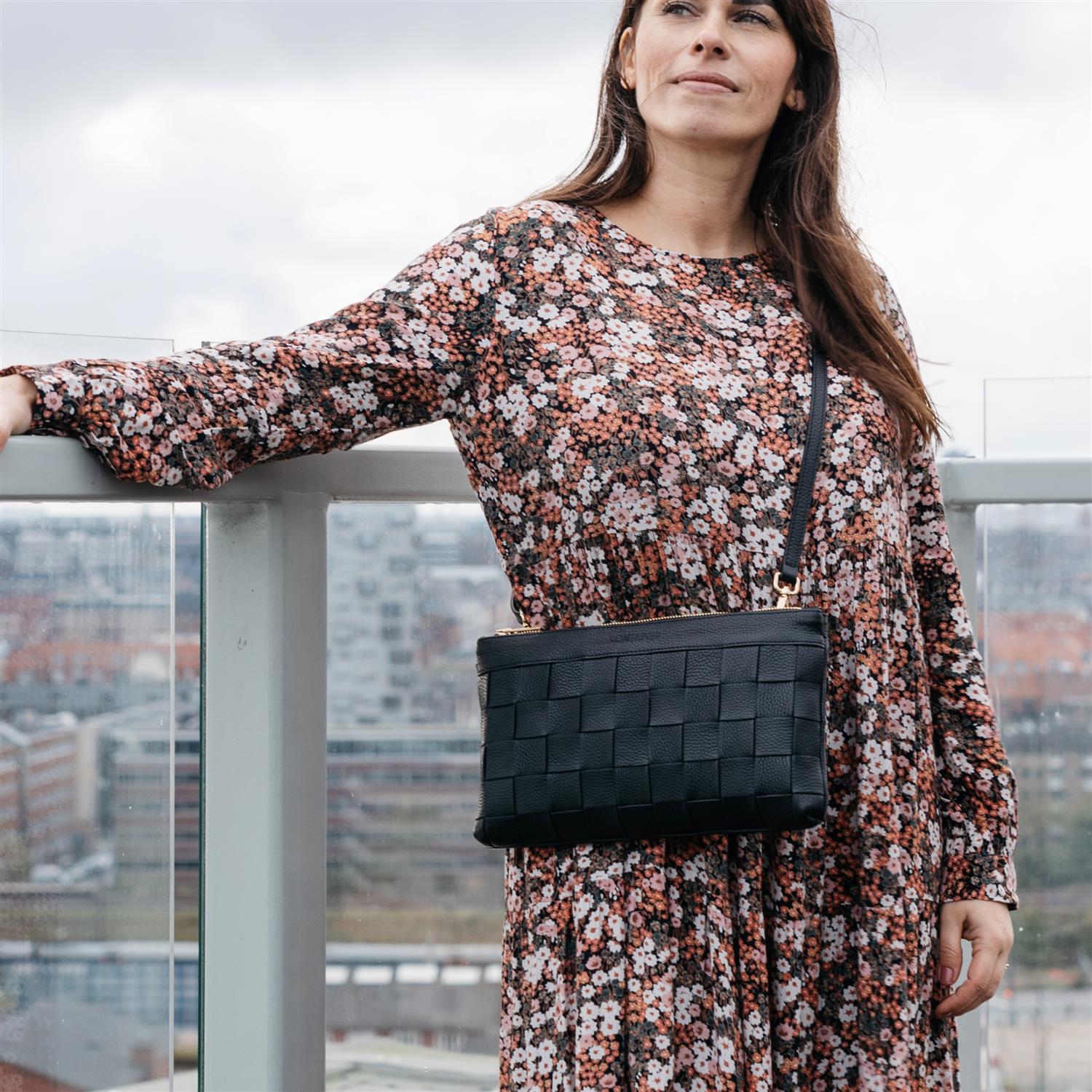 Greta Sort Skuldertaske – Stilfuld og Bæredygtig Design