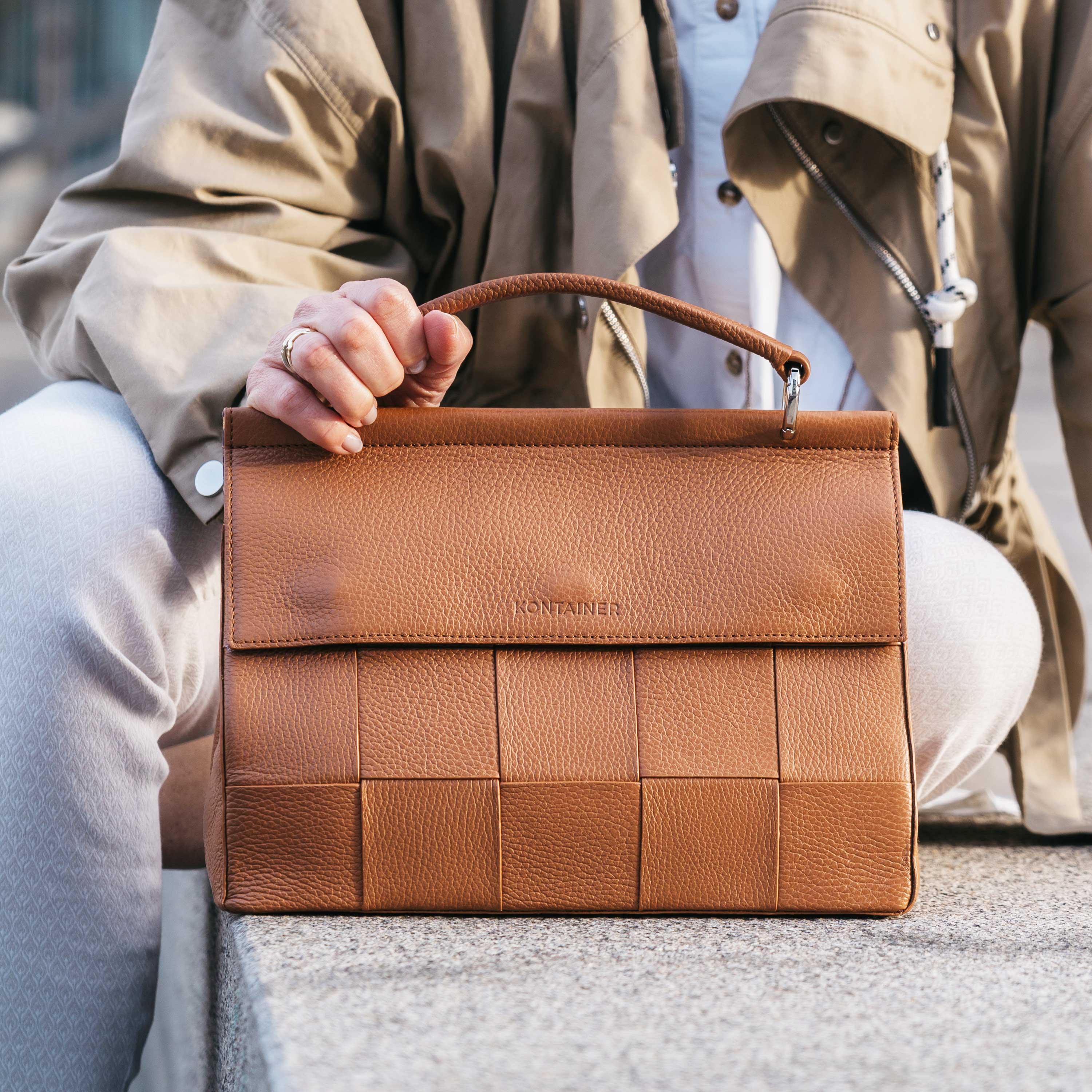 Elegant Brun Skuldertaske fra Kontainer - Hurtig Levering!